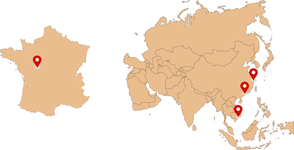 Image contenant à gauche une carte de la France avec un point GPS au centre au niveau de la ville de Tours. Et à droite il y a une carte de l'Asie avec trois points GPS, deux en Chine sur la côte EST et un autre au Vietnam.