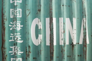 Lire la suite à propos de l’article La fin du « petit colis pas cher » : pourquoi 2026 est le moment idéal pour les entreprises françaises pour importer directement de Chine.